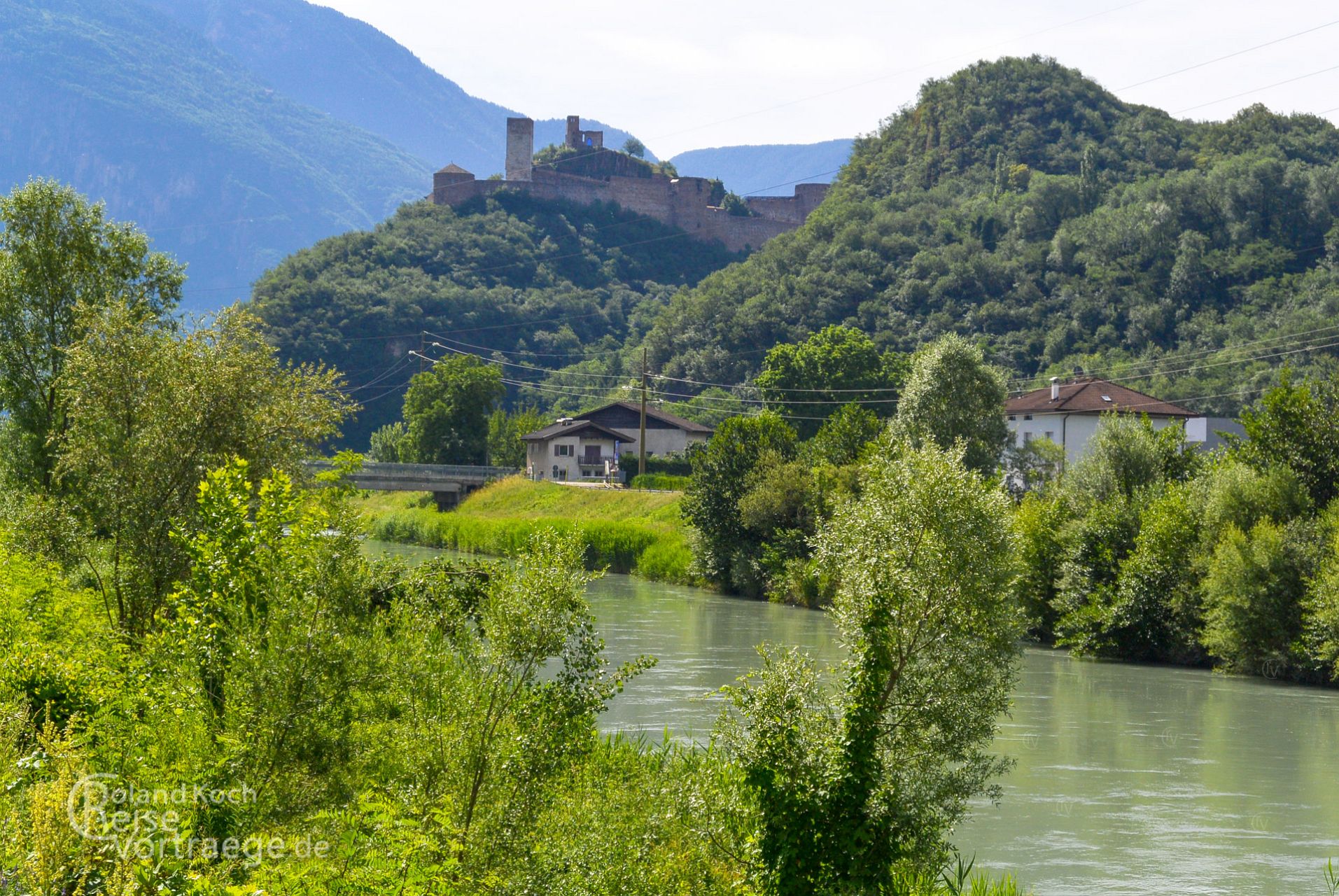 mit Kindern per Rad über die Alpen, Via Claudia Augusta, Etsch und Burg Simundskron